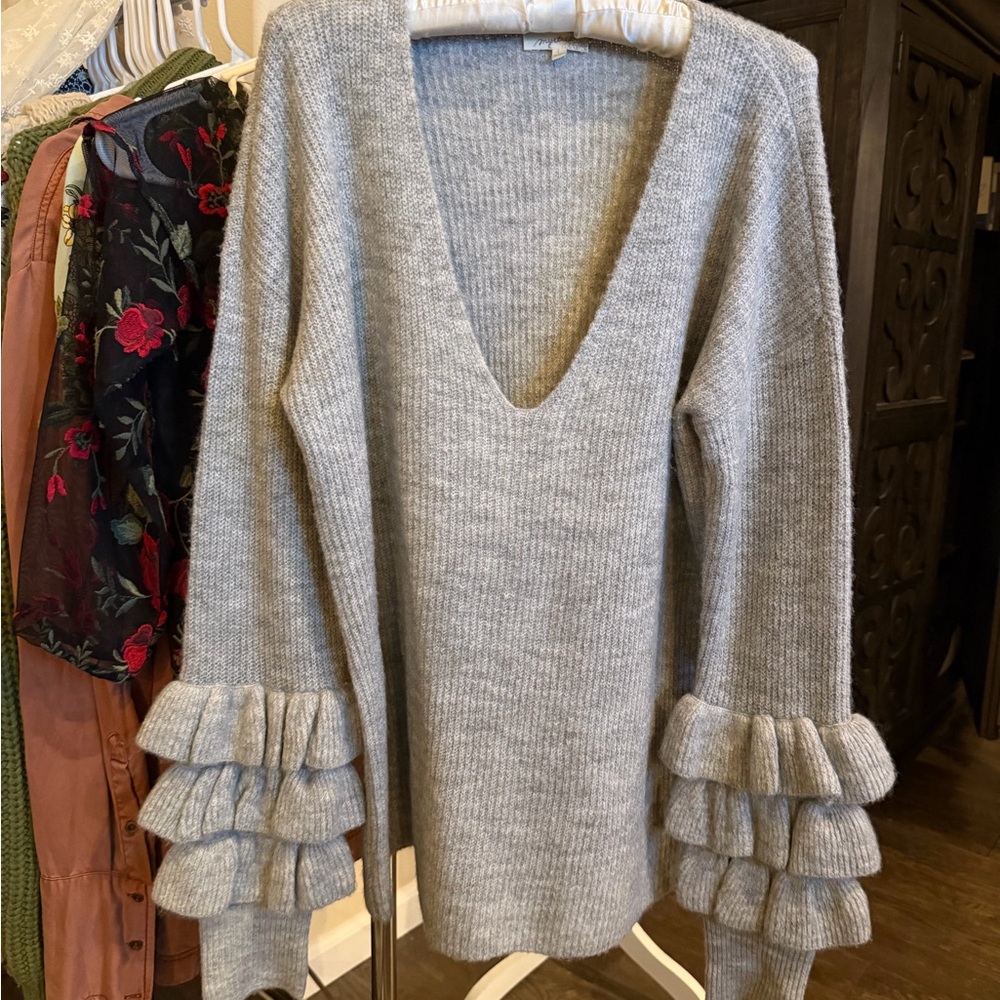Mystree Gray Ruffle Sleeve Sweater NWOT - Picture 3 of 14